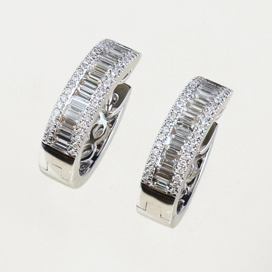 round and baguette cut diamonds set in 18ct white gold