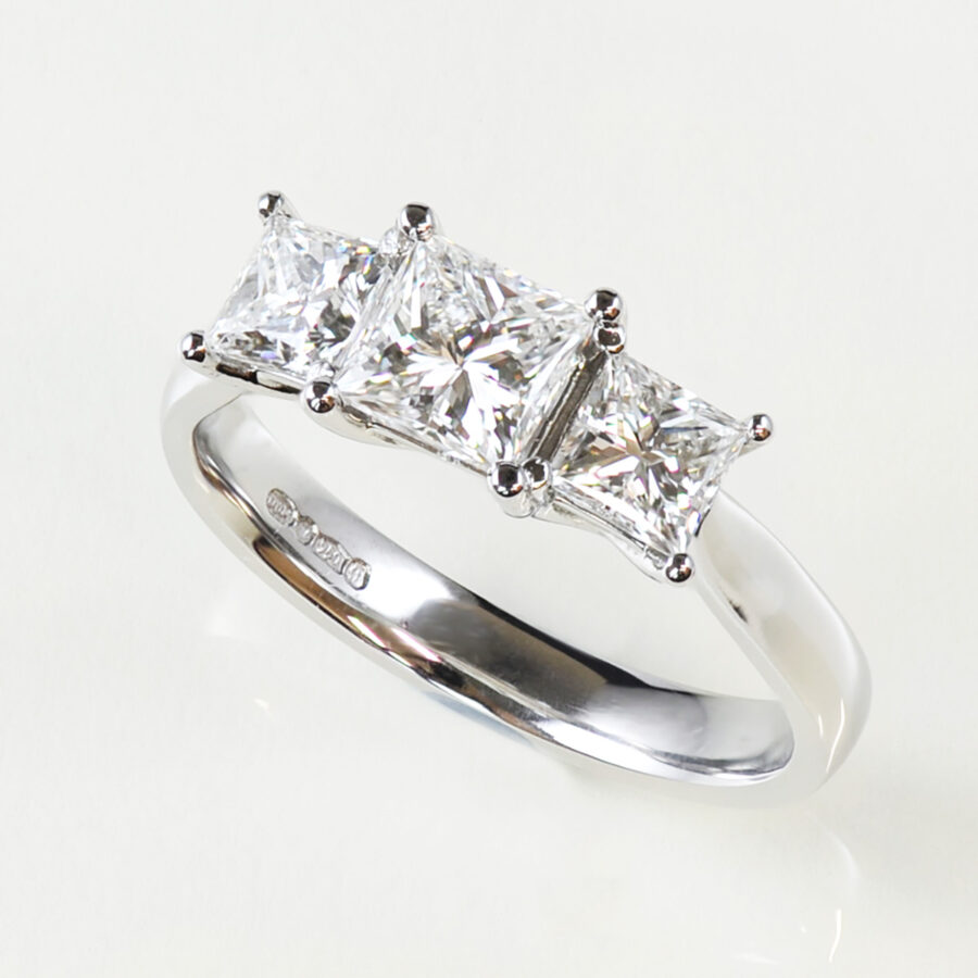 princess cut diamond 3 stone ring