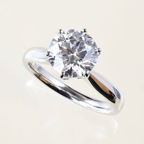 Round brilliant cut diamond engagement ring - 2.50ct