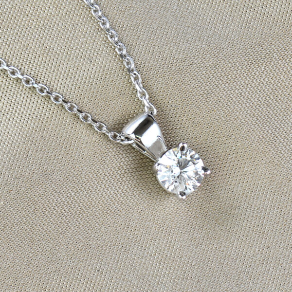 diamond solitaire pendant and chain